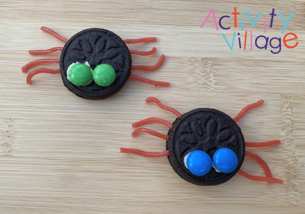 Spiders from oreo biscuits